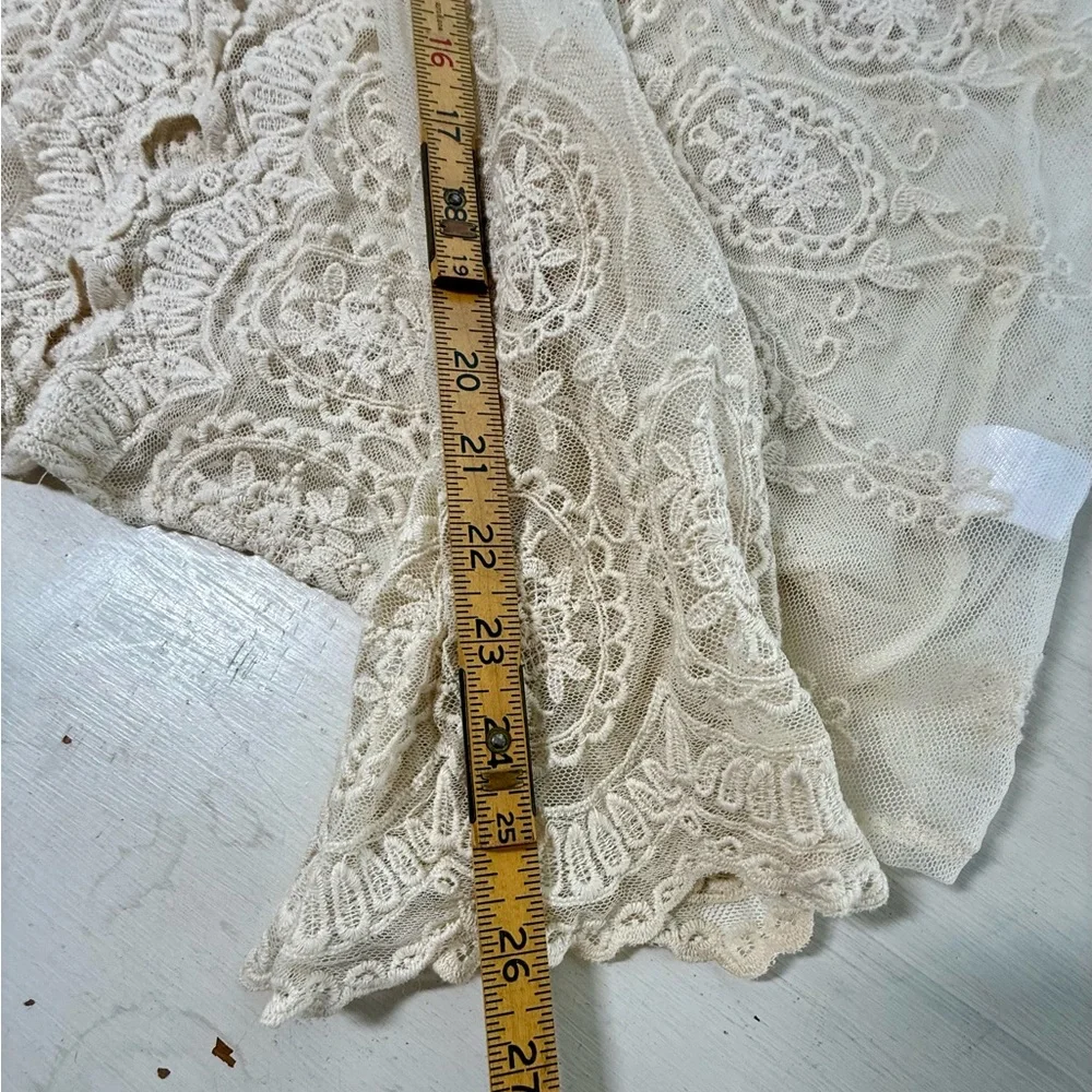 Altar’d State Women’s Boho Ivory Cotton Lace Bell Sleeve Long Sleeve Top Size S